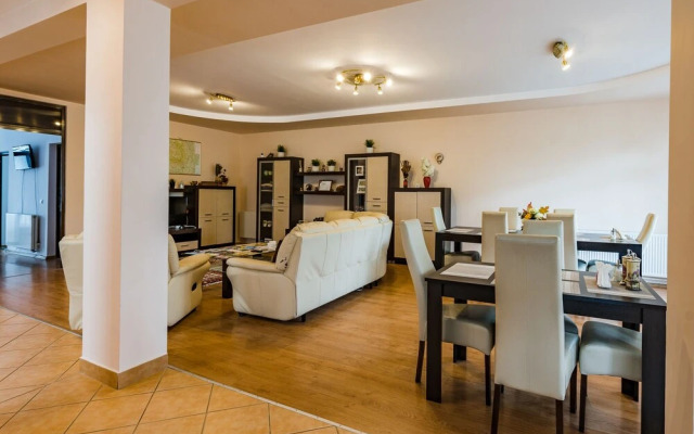 Flora Luxury House