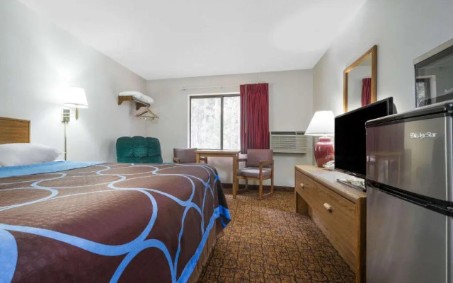 Super 8 Park Rapids