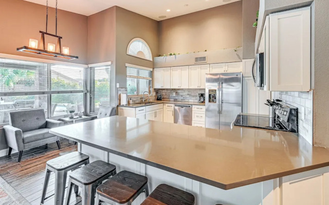 Saltwater Pool & Grill: Tempe Retreat!