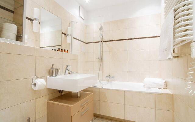 Wawel Angel Plaza Apartments by Amstra Luxury Apartments