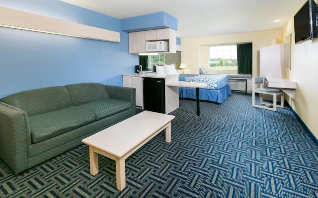 Days Inn & Suites Pryor