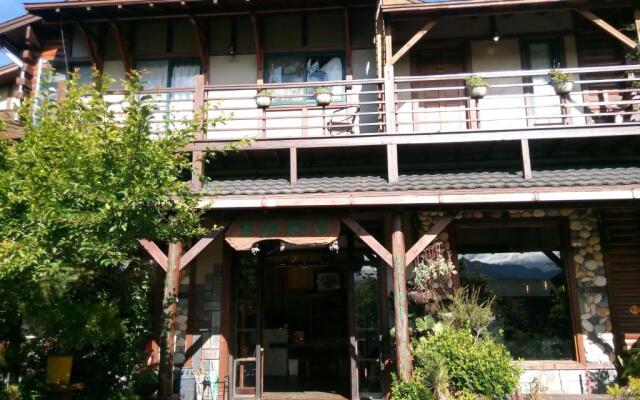 Shiyai Taoyuan B & B