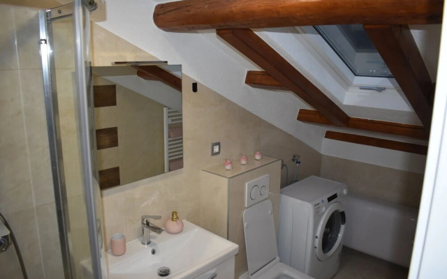 Dante Apartment