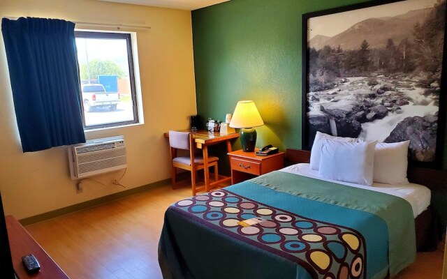 Super 8 By Wyndham Ticonderoga