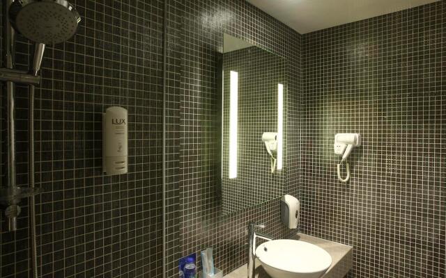 Holiday Inn Express Shanghai Gongkang by IHG