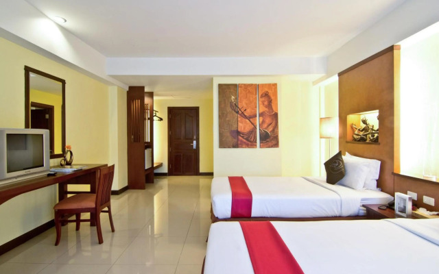 Royale Chulan The Curve