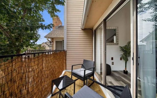 Upscale 1br Condo in Med Center
