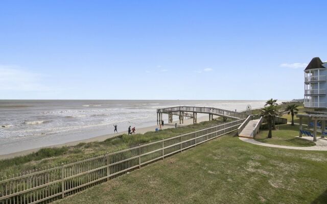 Seascape 2113 2 Bedroom Condo by RedAwning