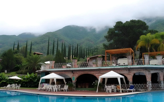 Mama Chuy Hotel & Villas