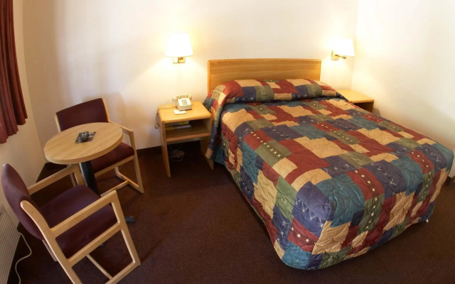 E-Z 8 Motel Phoenix Airporter