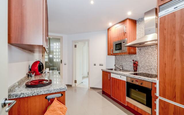 FA-Fab 2 bedroom apt in and outdoor pool
