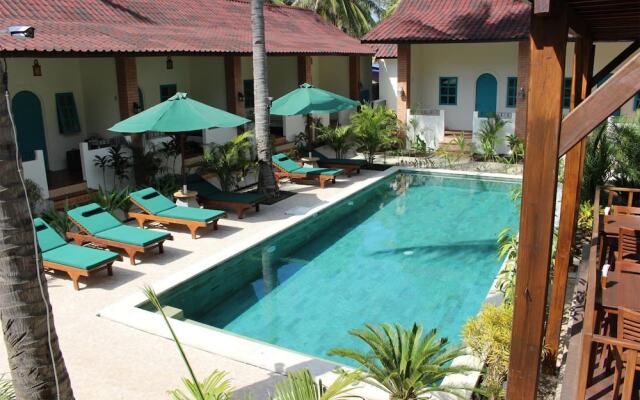 White Coconut Cottage