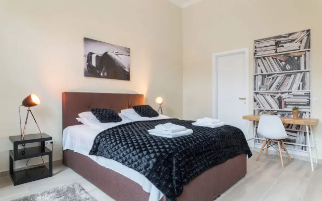 Kazinczy 11 Apartment