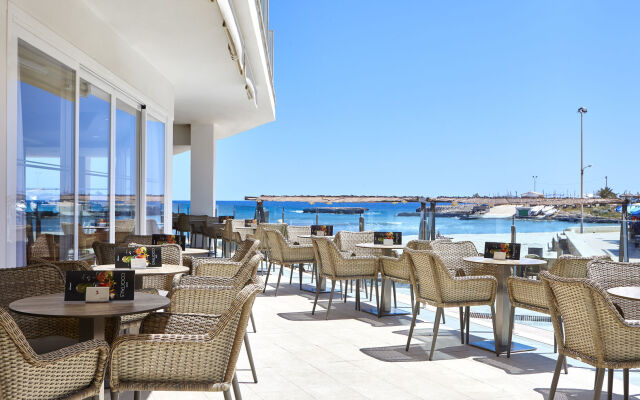 Universal Hotel Perla