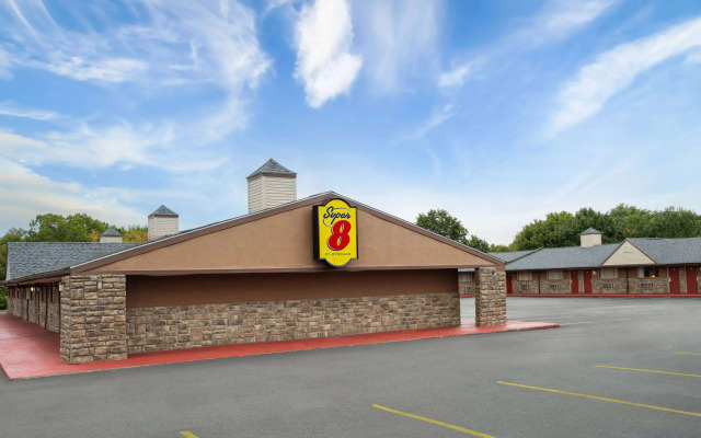 Super 8 Motel - Youngstown Airport Area