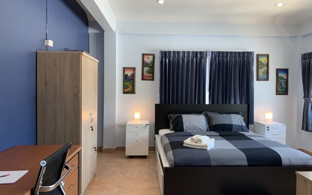 Pagoda Buakow Guesthouse