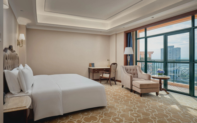 Hotel Indigo Shenzhen Overseas Chinese Town by IHG