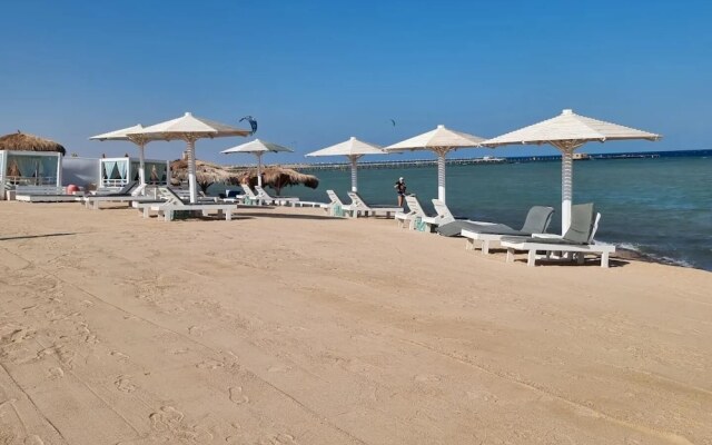 Stunning New 2-bed Apartment Near El Gouna
