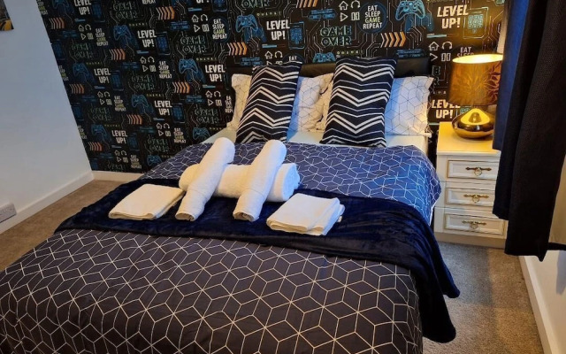 Fantastic Large Room with  free parking
