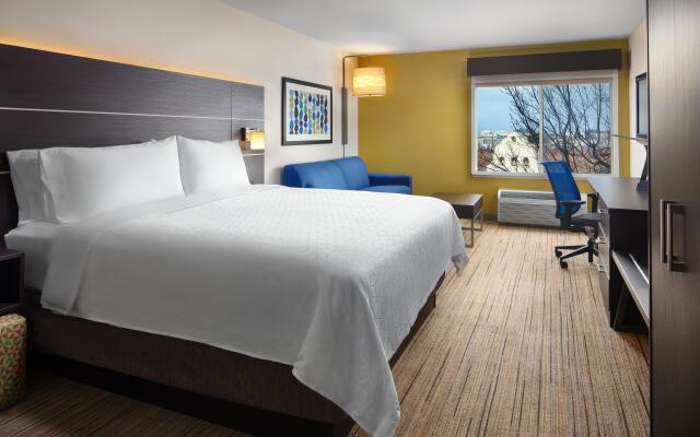 Holiday Inn Express Suites Belmont, an IHG Hotel