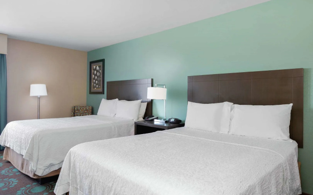 Spark by Hilton Bakersfield Central