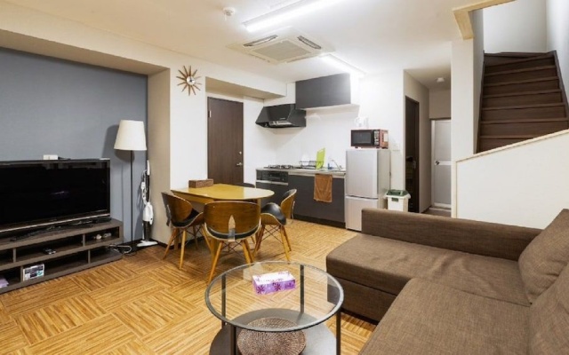 Senbonkita Terrace House – Guest Rooms – Osaka