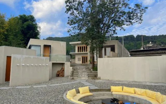 Lijiang Floating Lab – Outside – Lijiang