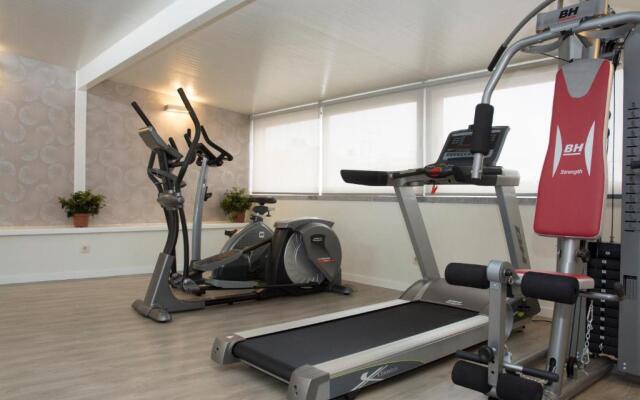 Hotel Rainha D. Amelia, Arts & Leisure