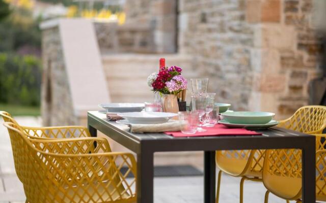 Villa Kalamos / Sea View and Pool nearby Athens