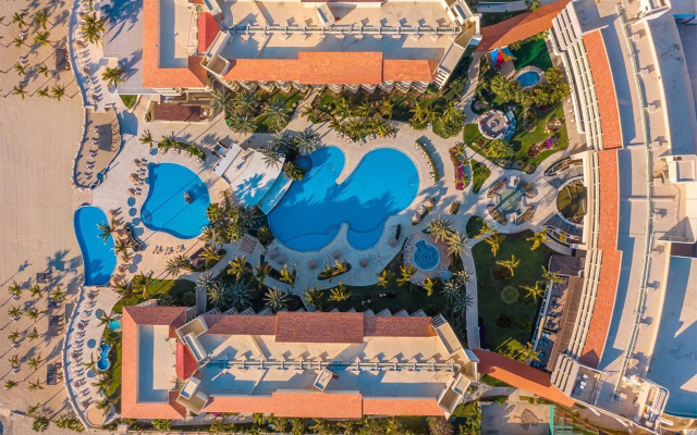 GR Solaris Lighthouse Los Cabos