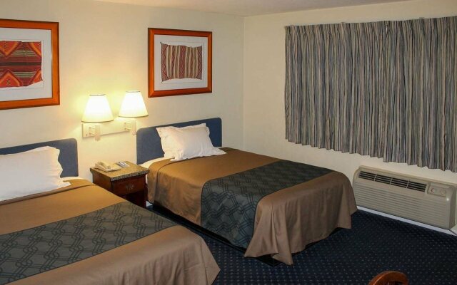 Central Phoenix Hotel