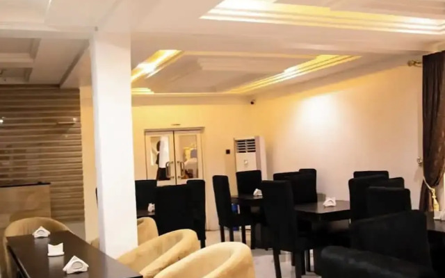 Binos Inn Hotel and Suites
