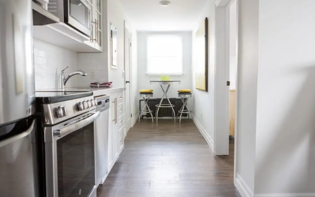 Modern Apt Neardowntown Ideal for Long Stays - U3