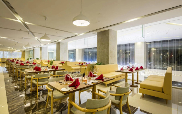 Diamond Bay Condotel