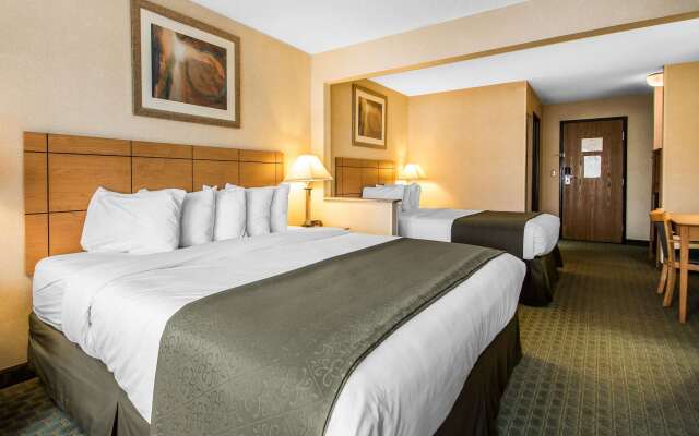 Quality Inn Dubuque on Hwy 20