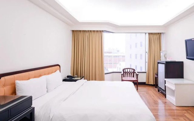 Peach Hotel
