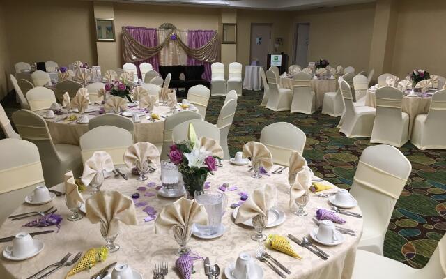 Holiday Inn Westbury - Long Island by IHG
