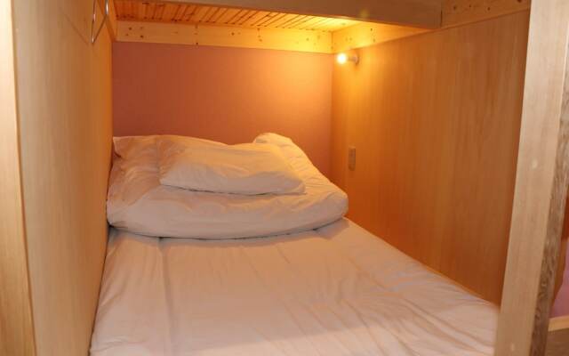 RED HELMET House&Sports Bar Hiroshima - Hostel