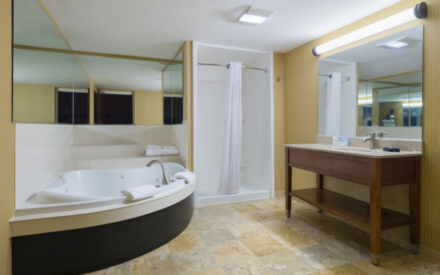 Larkspur Landing Select Carlisle