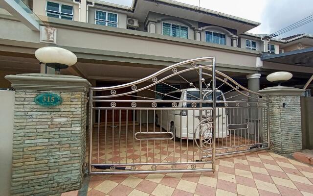 OYO 90216 Sunny Hill Homestay