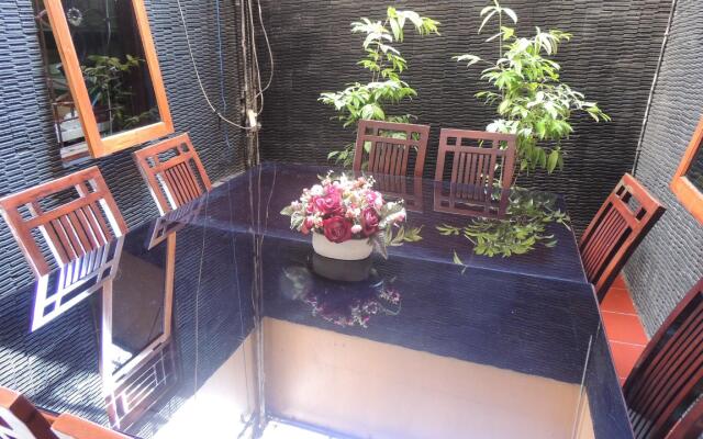 Family Homestay Pondok Shabrina by OYO Rooms