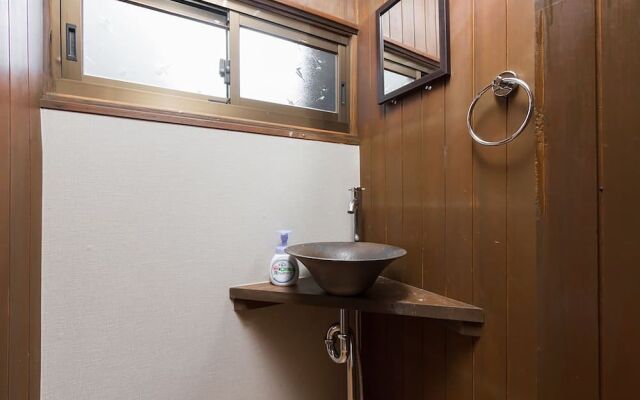 Tarbo's House Nishikitsuji : Free Parking, Pet OK