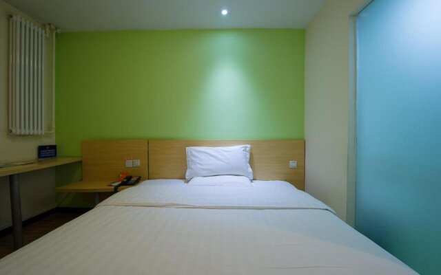 7Days Premium Kunming Railway Station Square