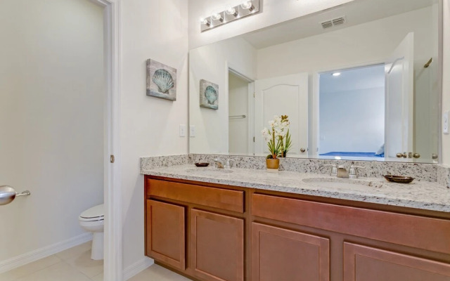 Oakwood Street Villa Solterra 7036