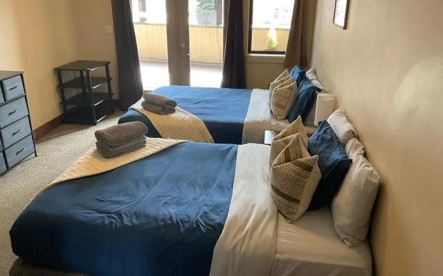 Lily glacier suite at silver bear condos - Hotel in Revelstoke - Photo 3