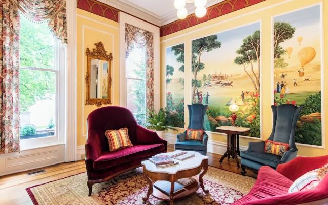 DuPont Mansion Bed & Breakfast