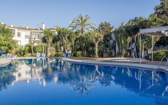 HB First beach line apartment in Hacienda beach Roomservice