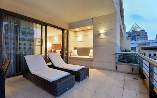 Raphael Penthouse Suites