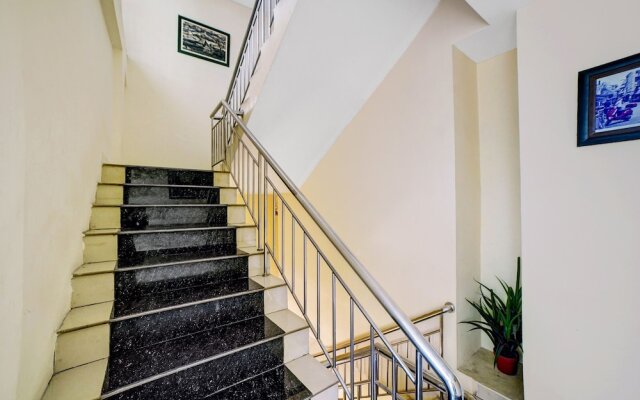 Super OYO 90565 Wesly House