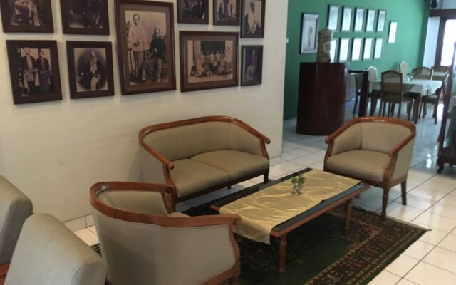 Paniisan Hotel
